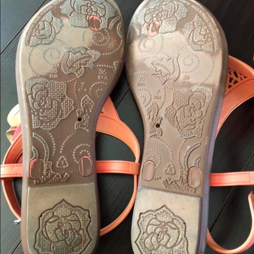 USED SANDALS - Picture 3 of 4
